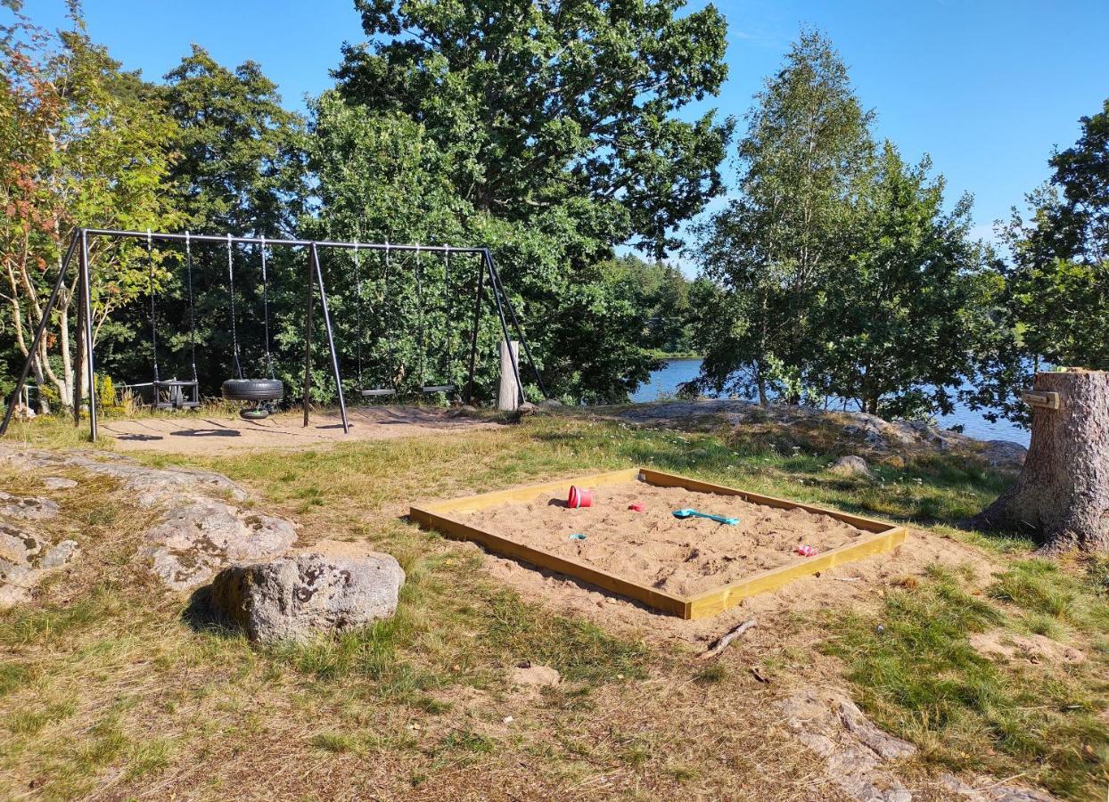 Varhaga Vandrarhem Sjuntorp ภายนอก รูปภาพ