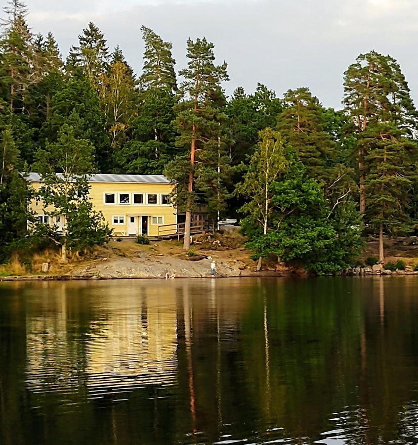 Varhaga Vandrarhem Sjuntorp ภายนอก รูปภาพ